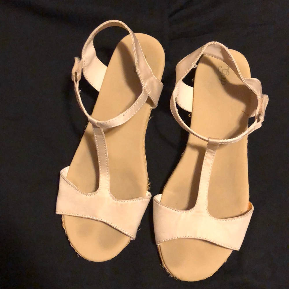 Gap sandals